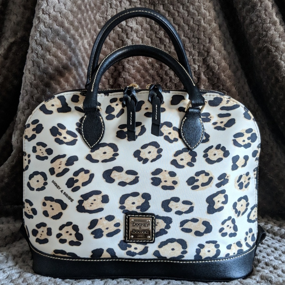 🌼🌼SOLD 🌼🌼D & Bourke Nylon Snow Leopard Zip Zip